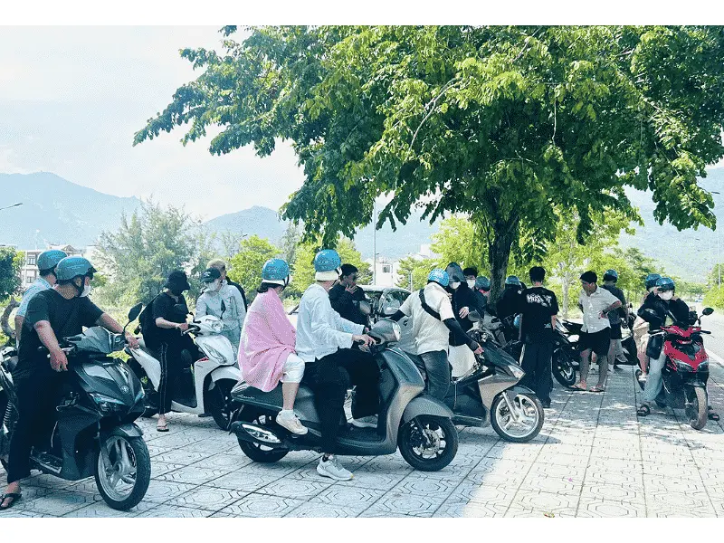 HÌNH ẢNH KHÁCH HÀNG THUÊ 11 XE MÁY TẠI LÂM DUẨN