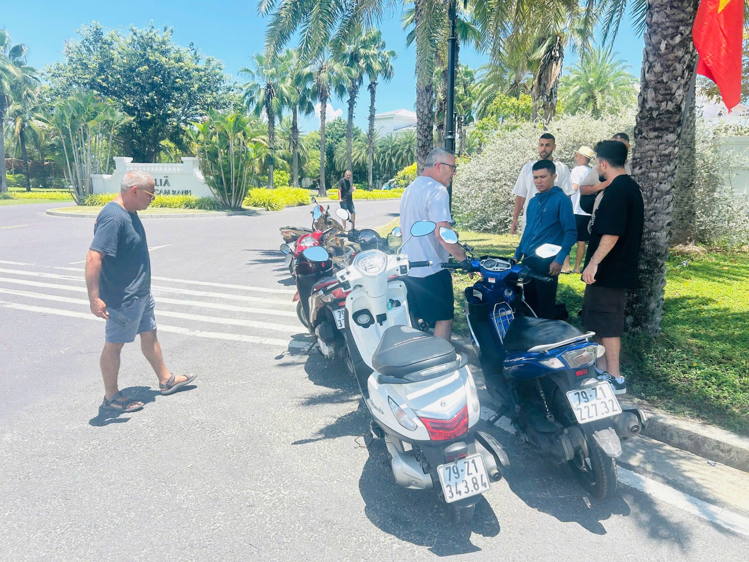 Thuê Xe Máy Sân Bay Cam Ranh